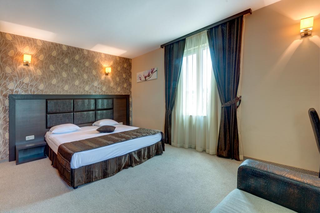 Отель Siena House Созополь Экстерьер фото
